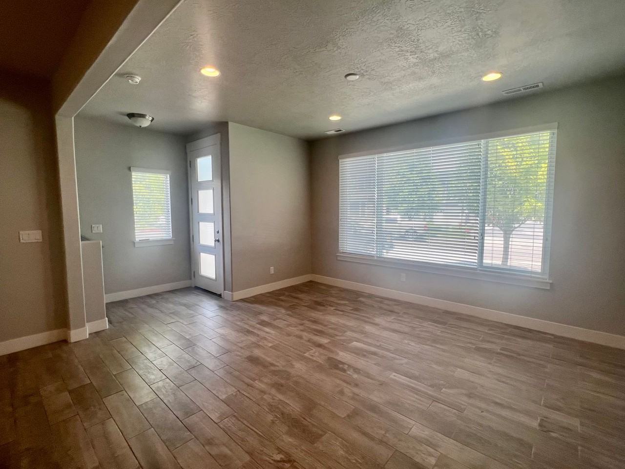 1732 W Thira Ln - Photo 4 of 21
