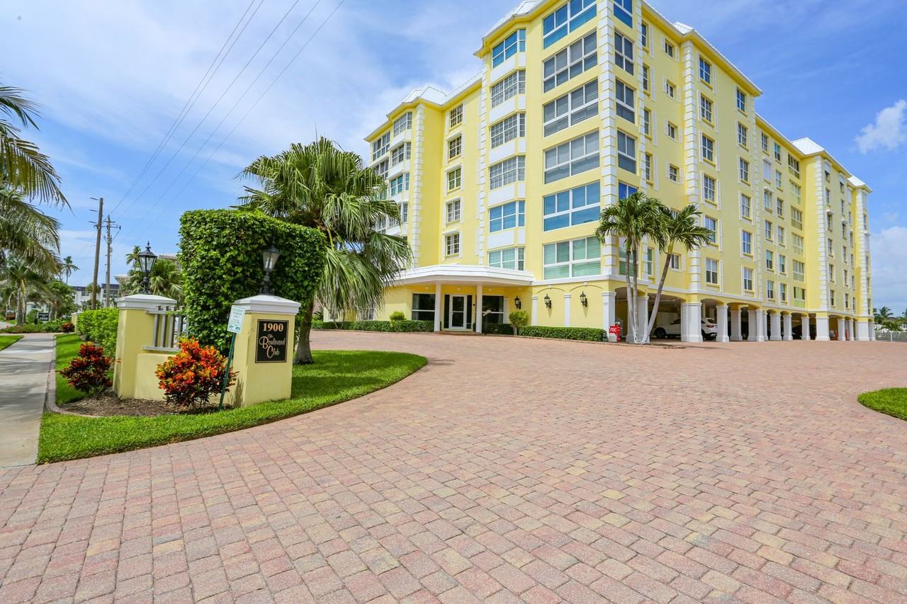 1900 Gulf Shore Blvd N Apt 103 - Photo 3 of 50