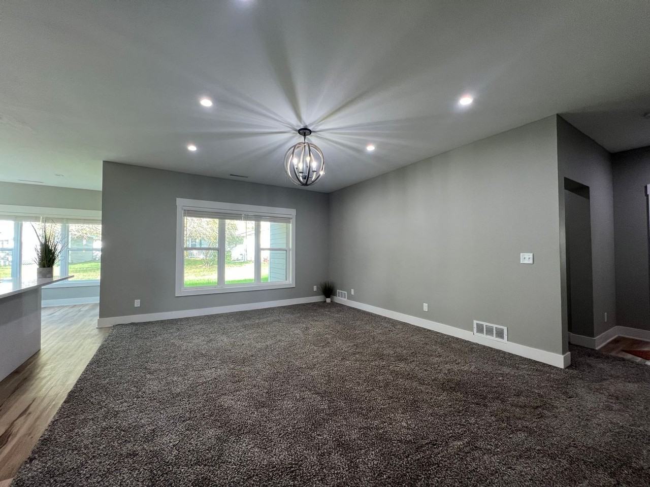 1404 24th Ave N - Photo 2 of 14