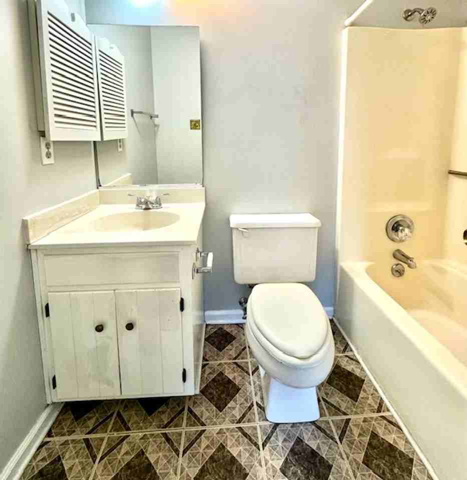5 Melborne Pl - Photo 3 of 8