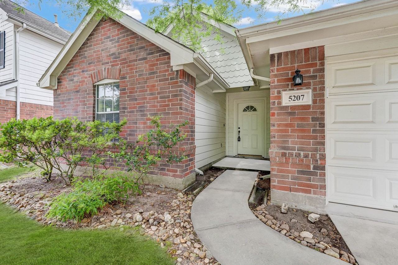 5207 Flax Burton Street - Photo 2 of 24