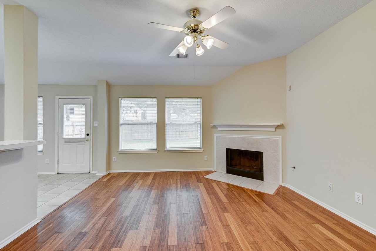 5207 Flax Burton Street - Photo 7 of 24