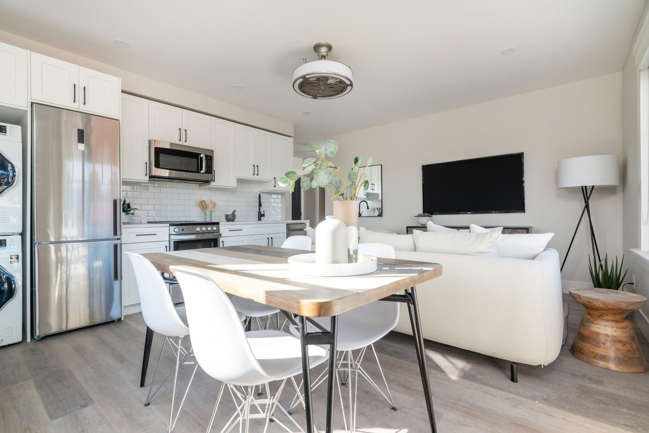 Kitsilano Manor - Photo 3 of 9