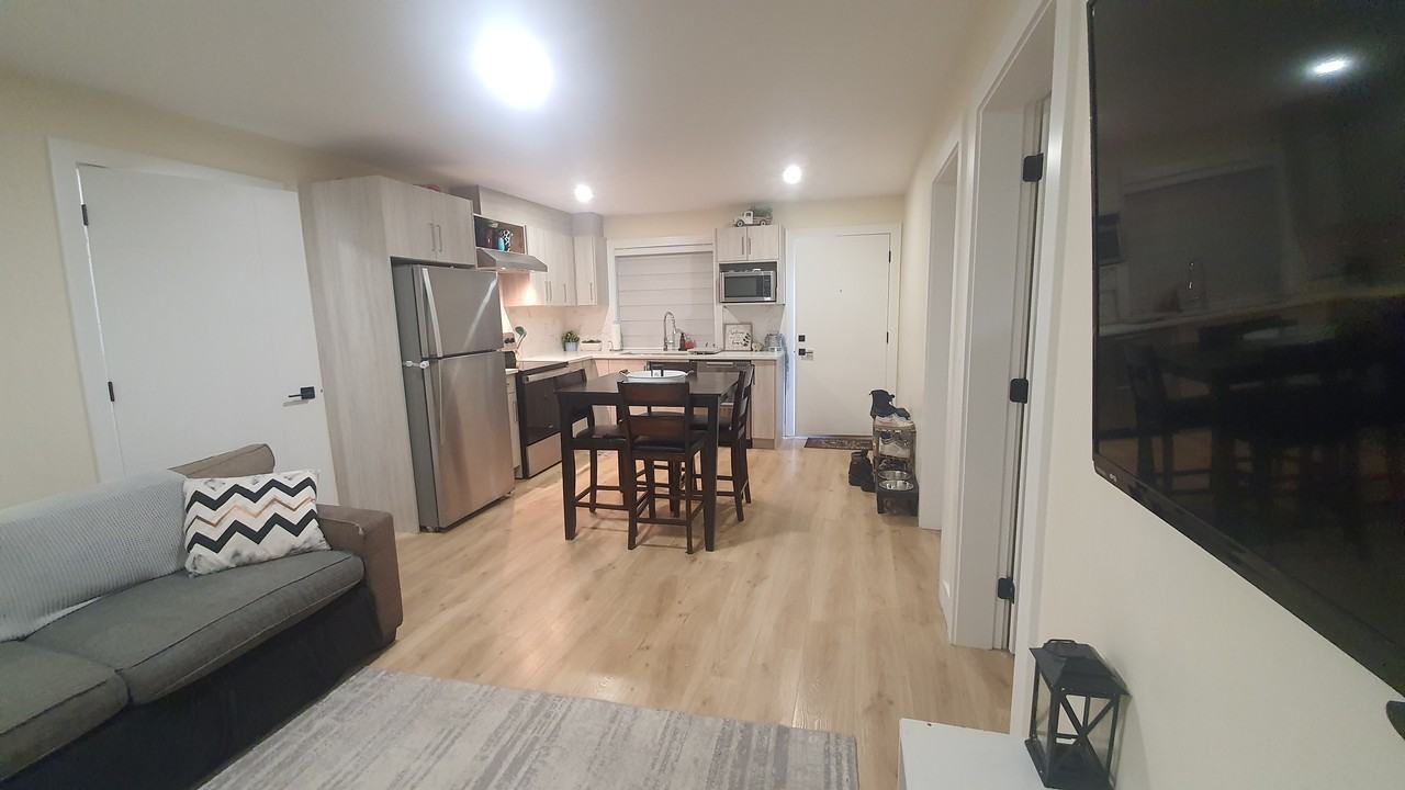 33A 33A Avenue - Photo 3 of 11