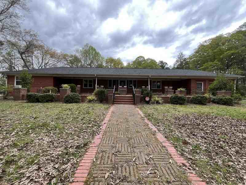 1542 Monument Ave - Photo 2 of 25