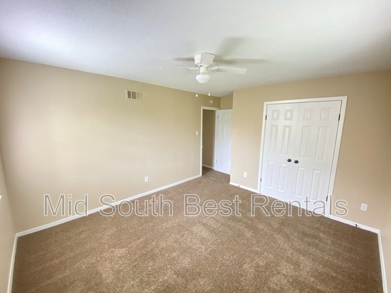 4428 Medley Lane - Photo 5 of 7