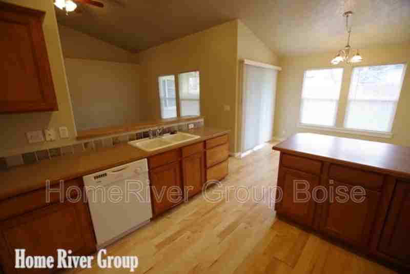 9482 W Sagebrush St - Photo 4 of 24