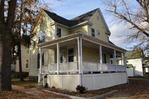 featured image of 702 Emmet St #3