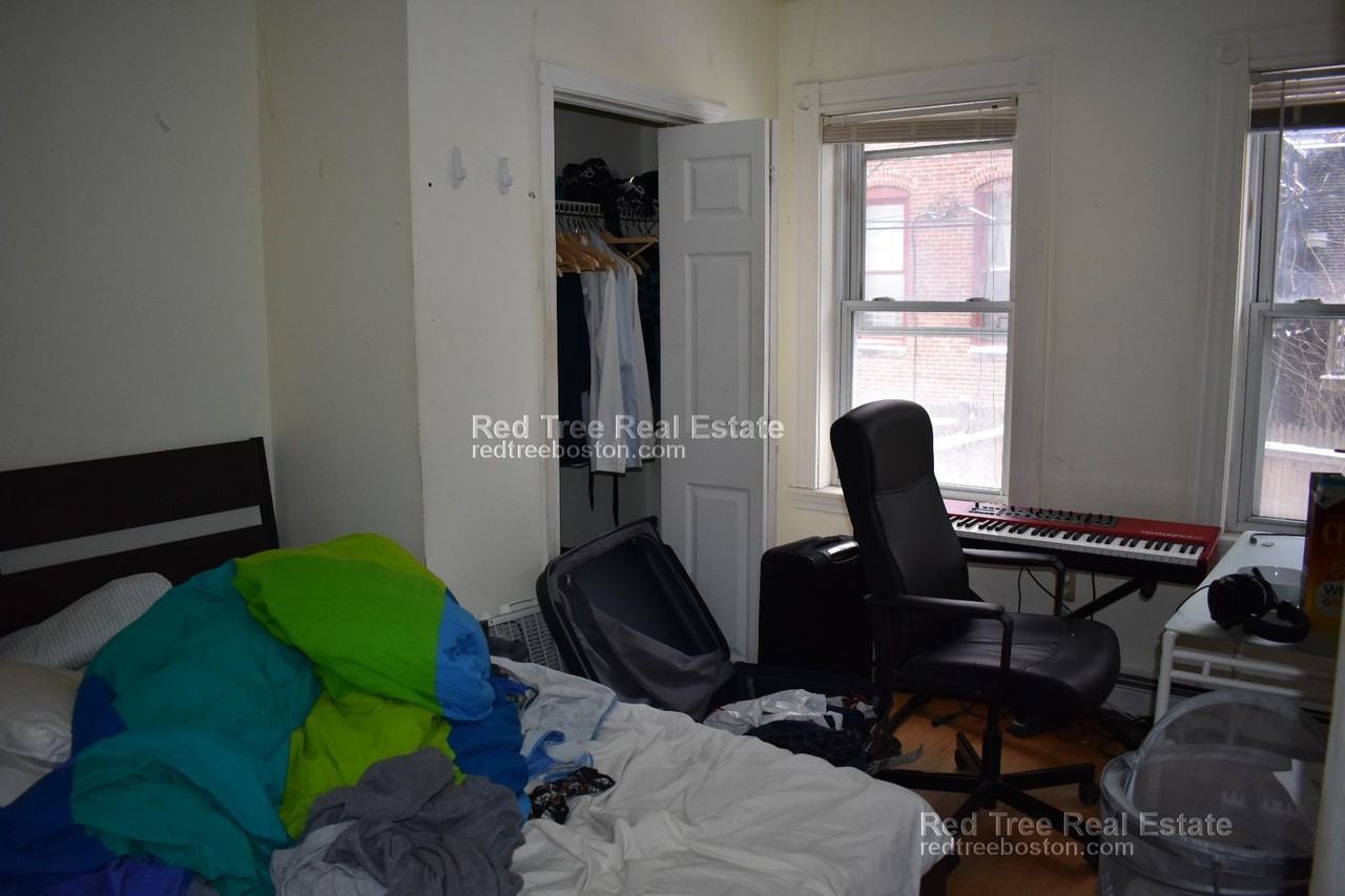 3 Warwick St #1 - Photo 7 of 8