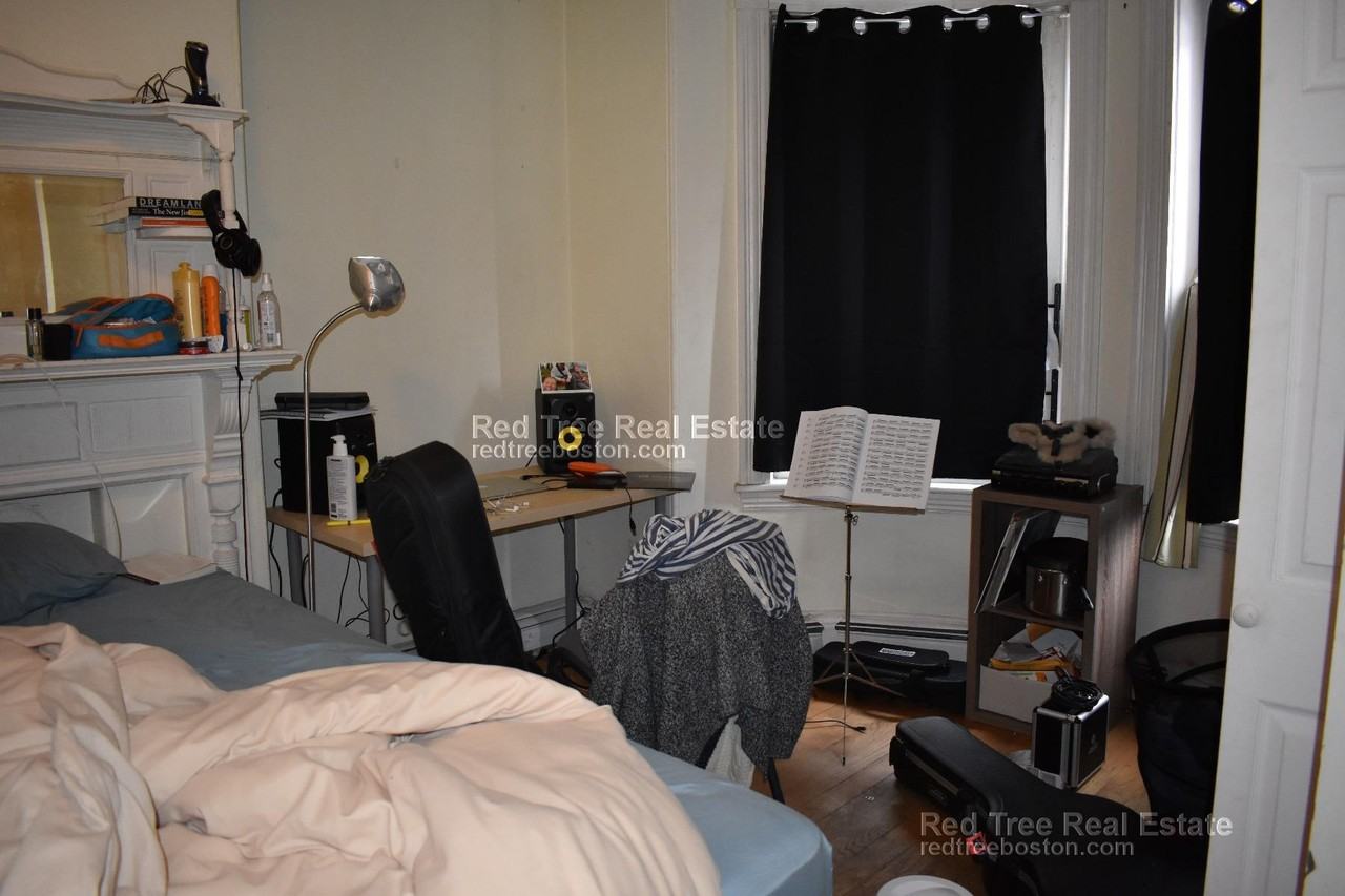 3 Warwick St #1 - Photo 6 of 8