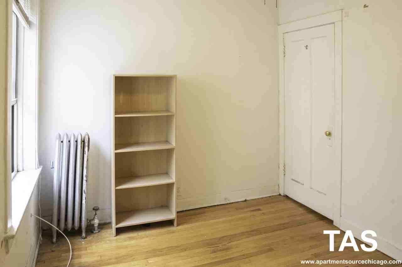 5109 N Winchester Ave #2 - Photo 5 of 10