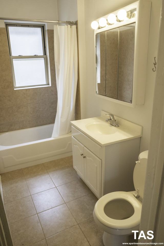 5109 N Winchester Ave #2 - Photo 7 of 10