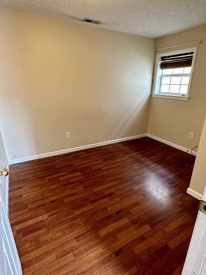 924-926 11th Avenue, Huntington WV - Photo 6 of 7