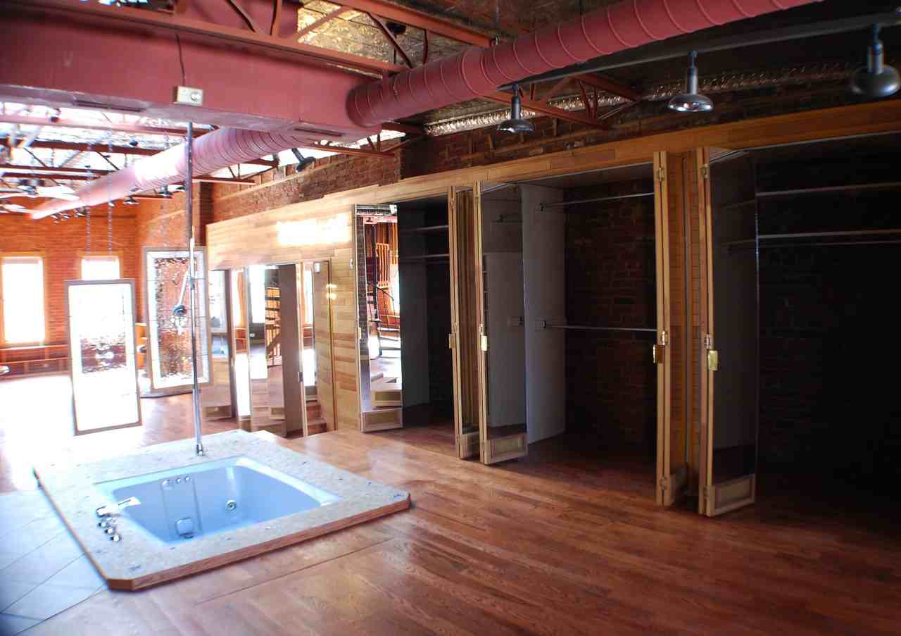 1439 Market St - Photo 2 of 10