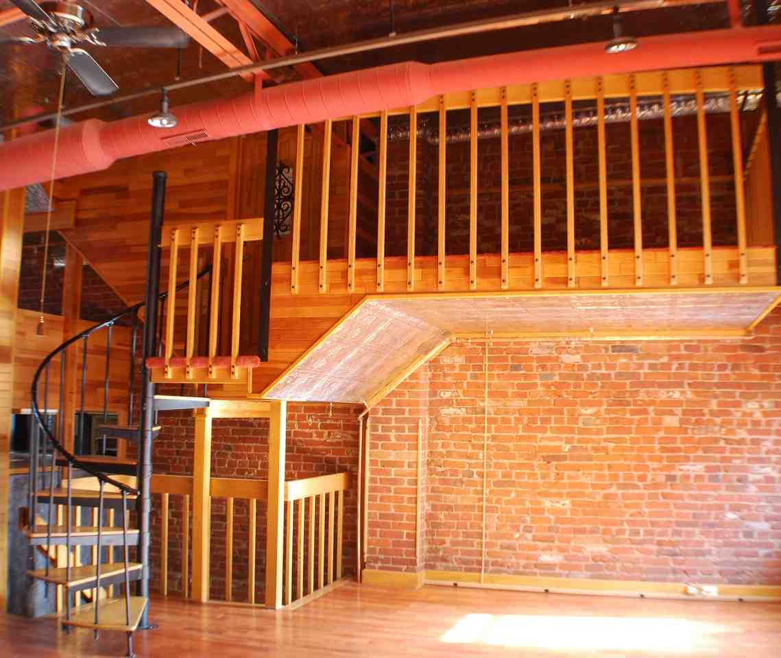 1439 Market St - Photo 3 of 10