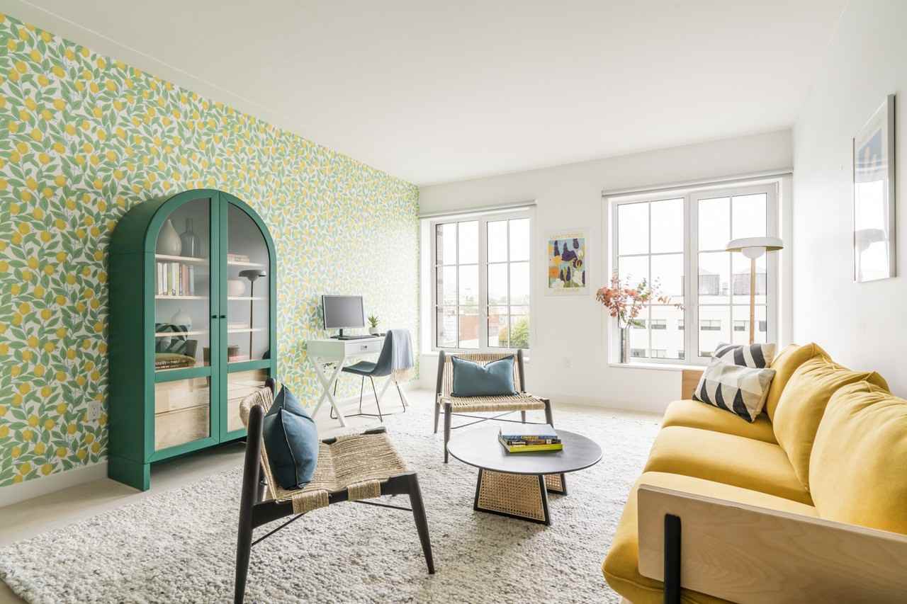 The Lois - Photo 2 of 50