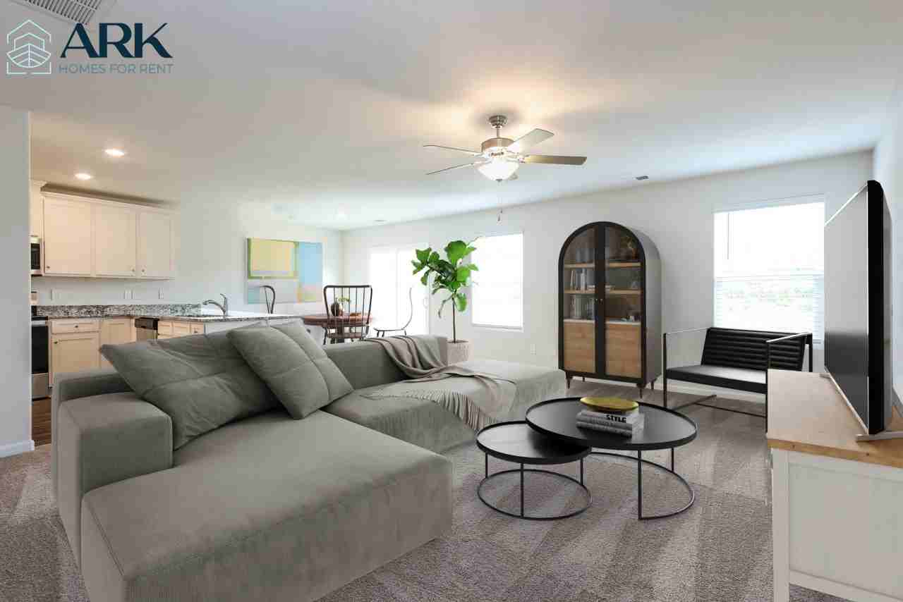 2098 Southlea Dr - Photo 3 of 17
