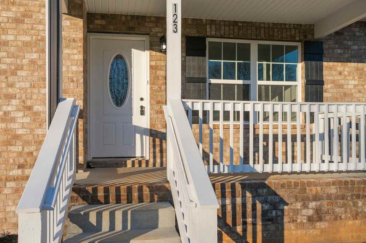 123 Vanatta Rd - Photo 5 of 35