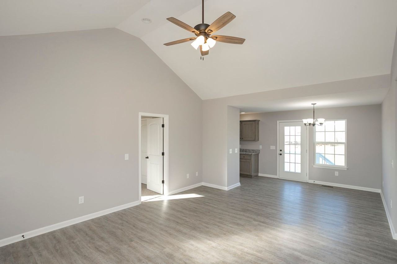 123 Vanatta Rd - Photo 7 of 35