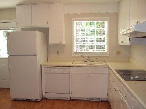 1203 Wicklow Dr - Photo 2 of 14