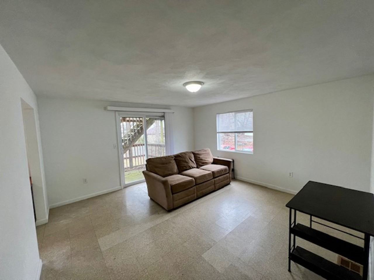 48 Roberts st. - Photo 4 of 9