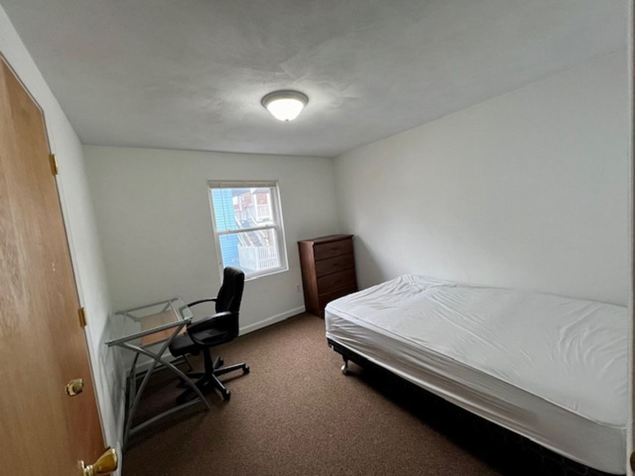 48 Roberts st. - Photo 7 of 9