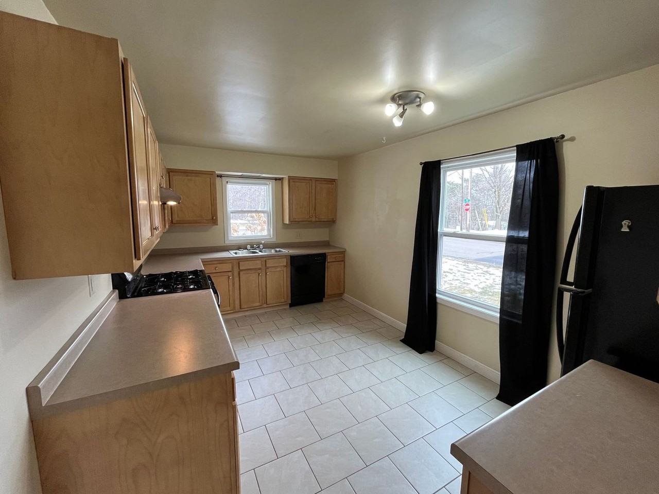 2604 N 13th St - Photo 3 of 20