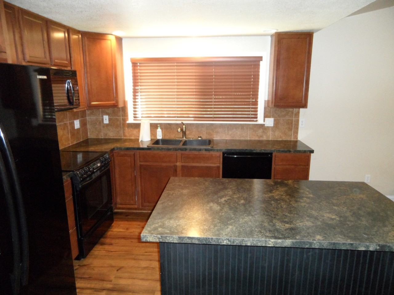 2307 Lynx Way - Photo 3 of 10