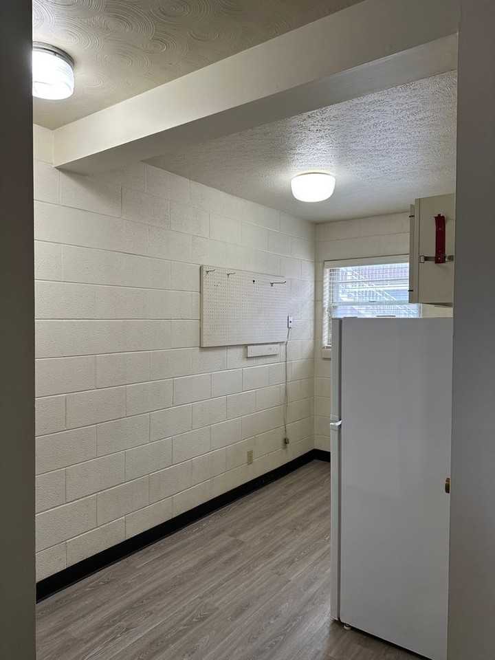 Sunset Apartments For Lease - Photo 6 of 50