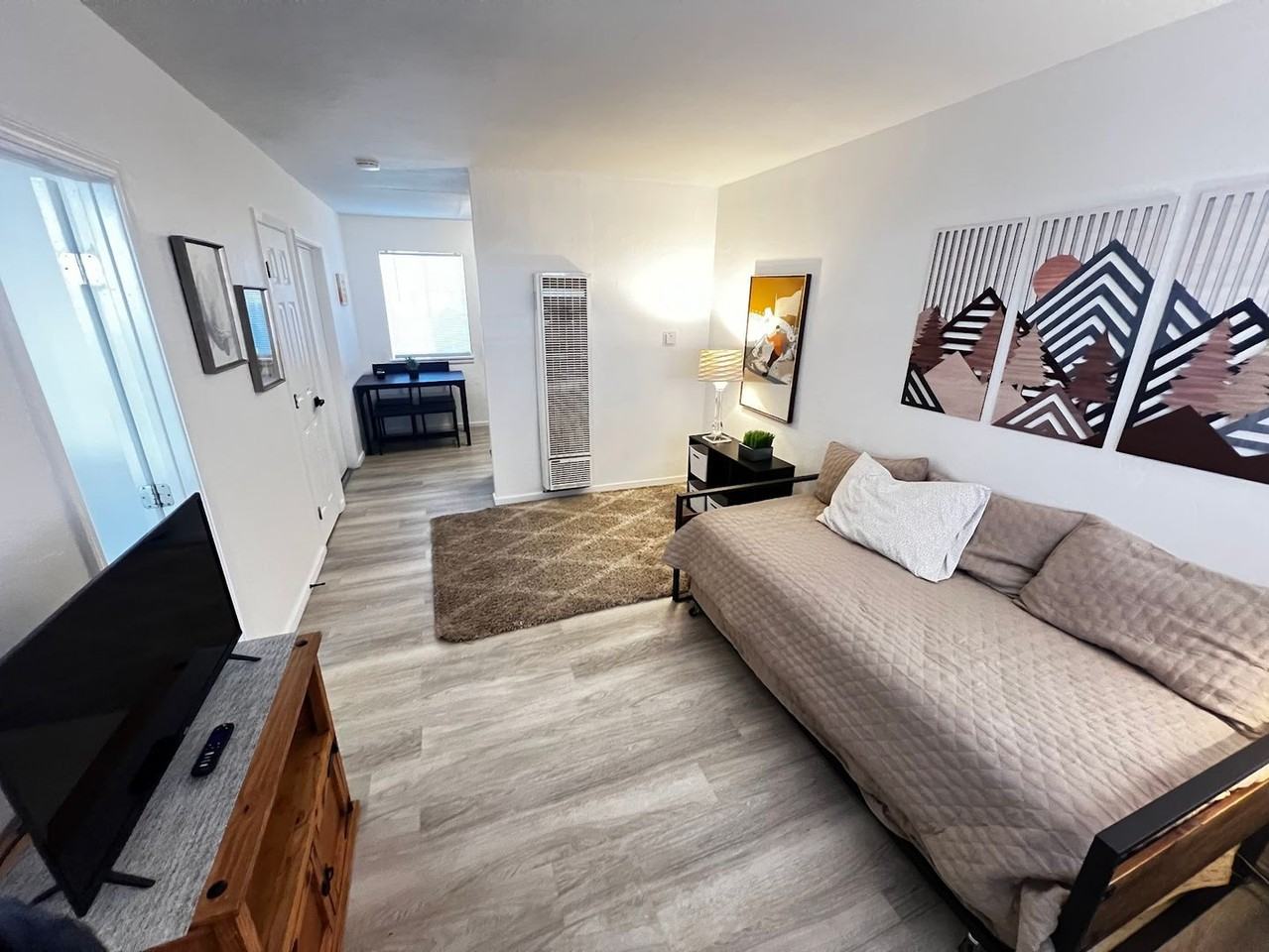 Greenwood Rd 4091 - Photo 2 of 31