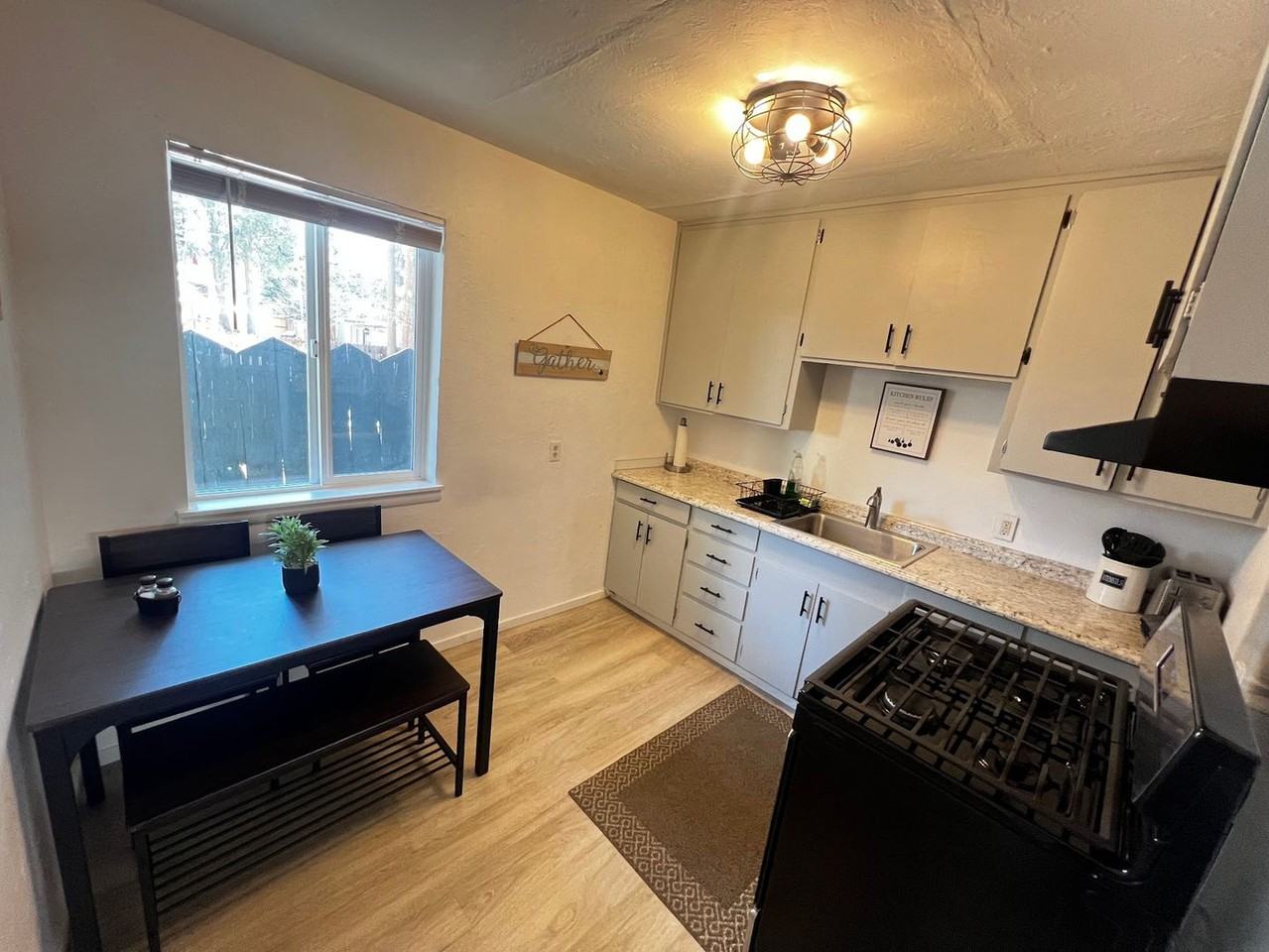 Greenwood Rd 4091 - Photo 5 of 31