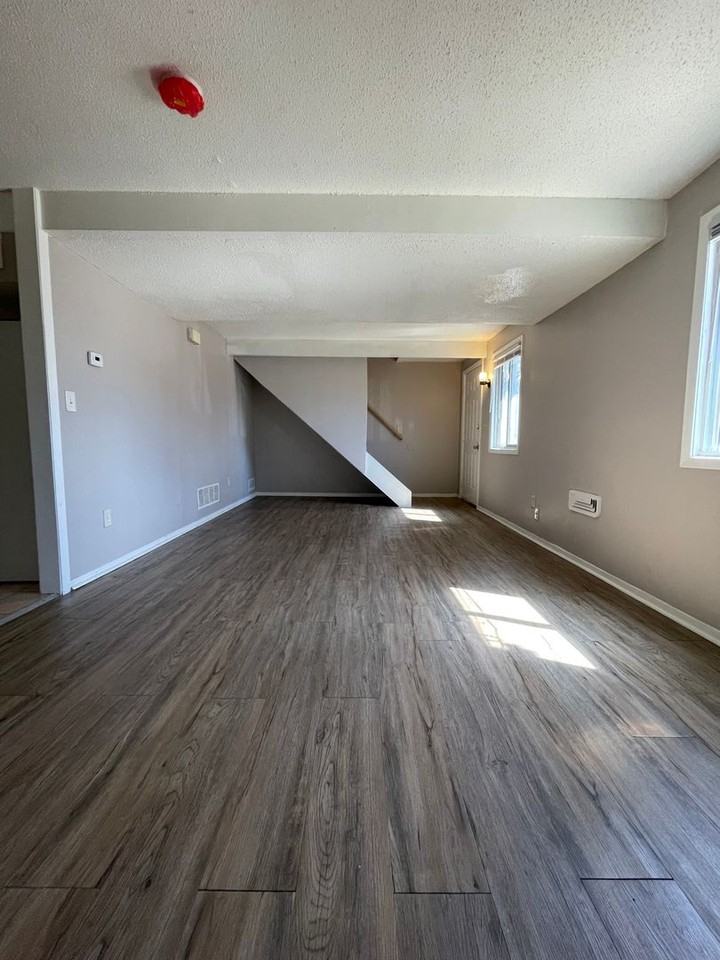 233 26th Ave Ne - Photo 2 of 13