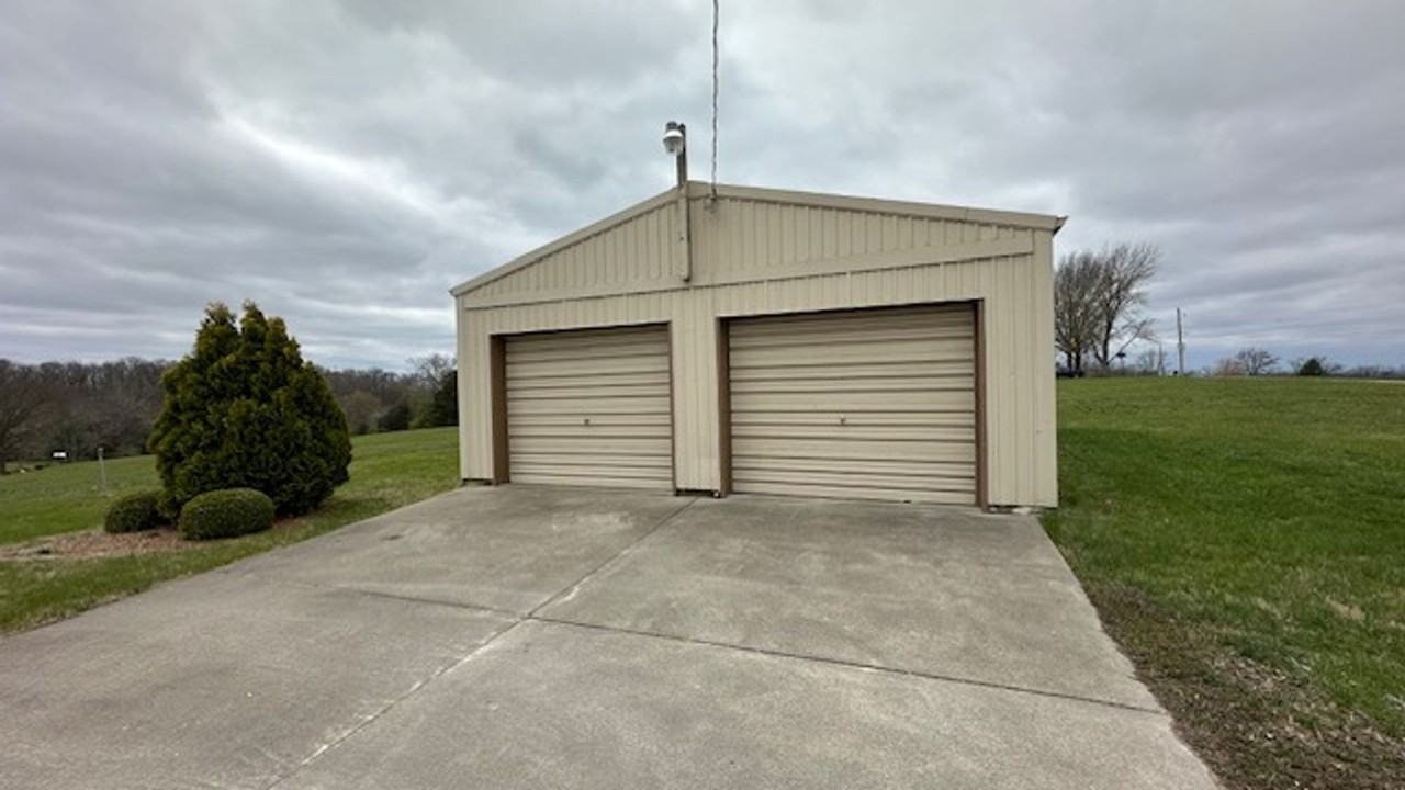 2499 4 Mile Rd - Photo 2 of 4