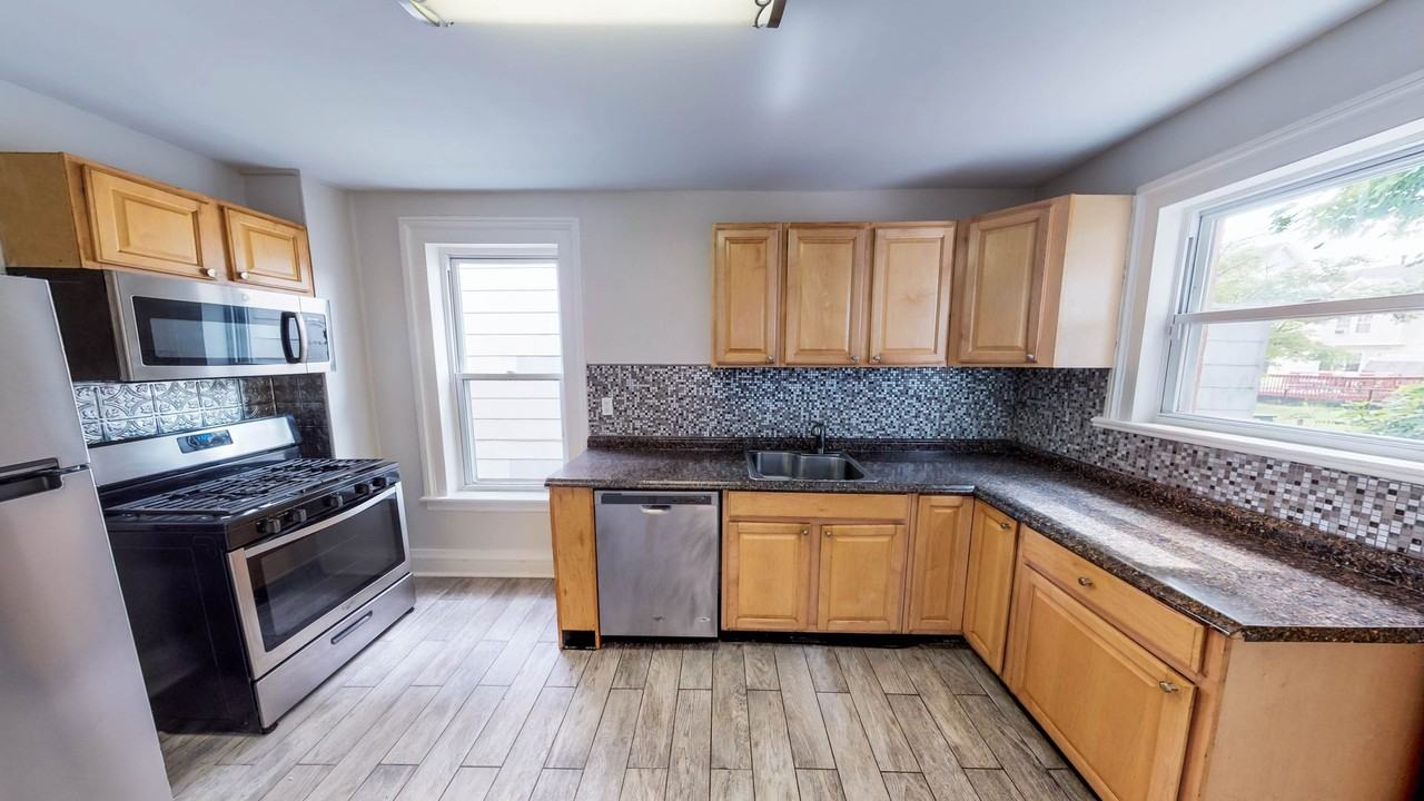 30 Henry St - Photo 5 of 21