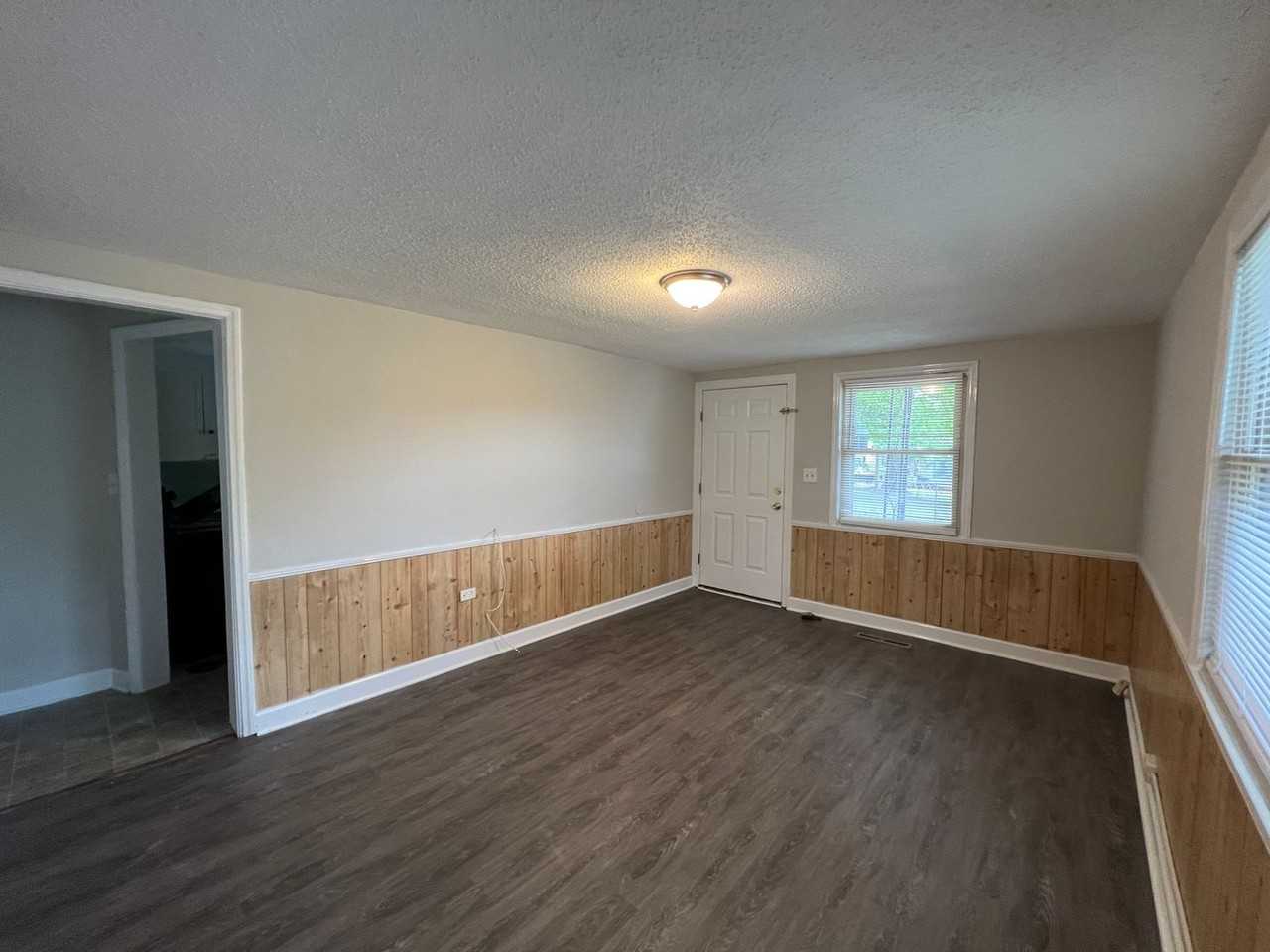 1508 Beechwood Dr - Photo 3 of 10
