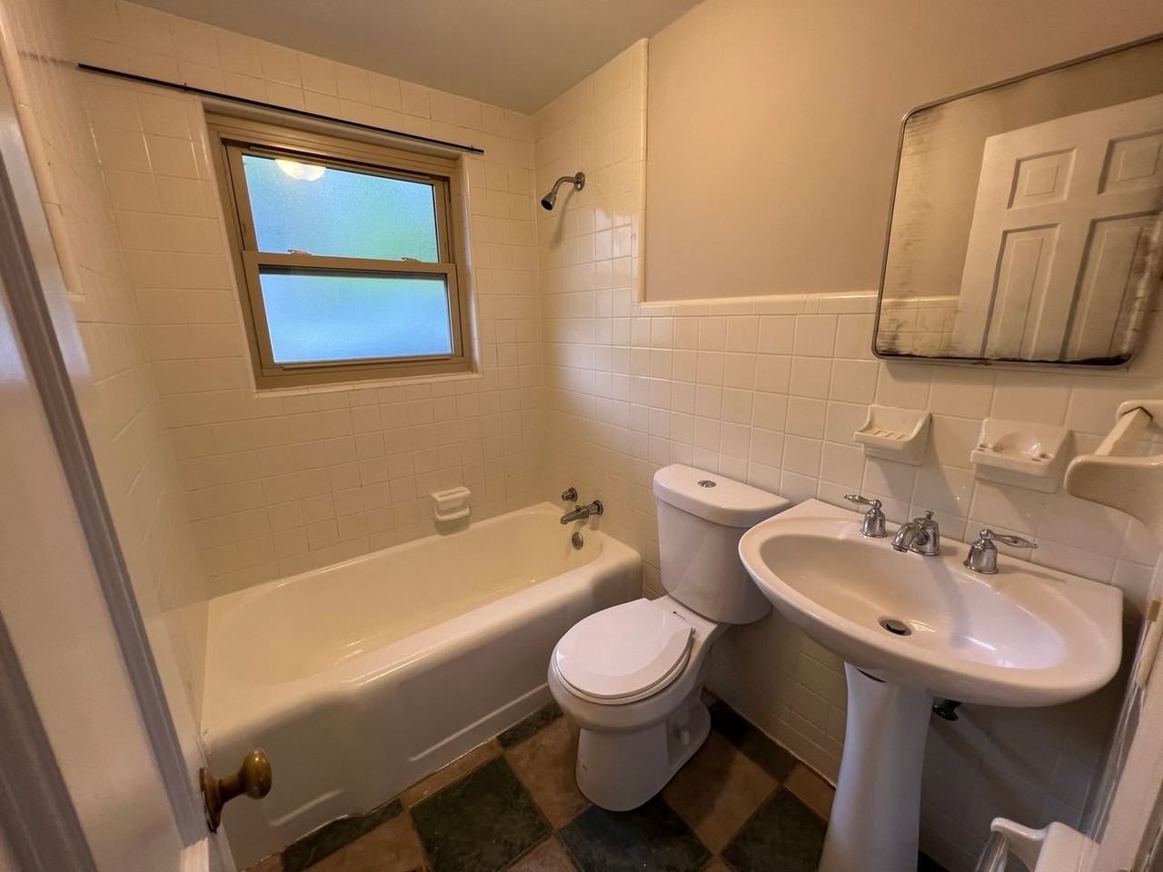 1508 Beechwood Dr - Photo 7 of 10