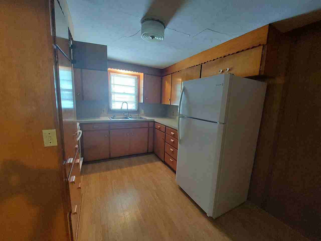 N. Meridian - Photo 2 of 5