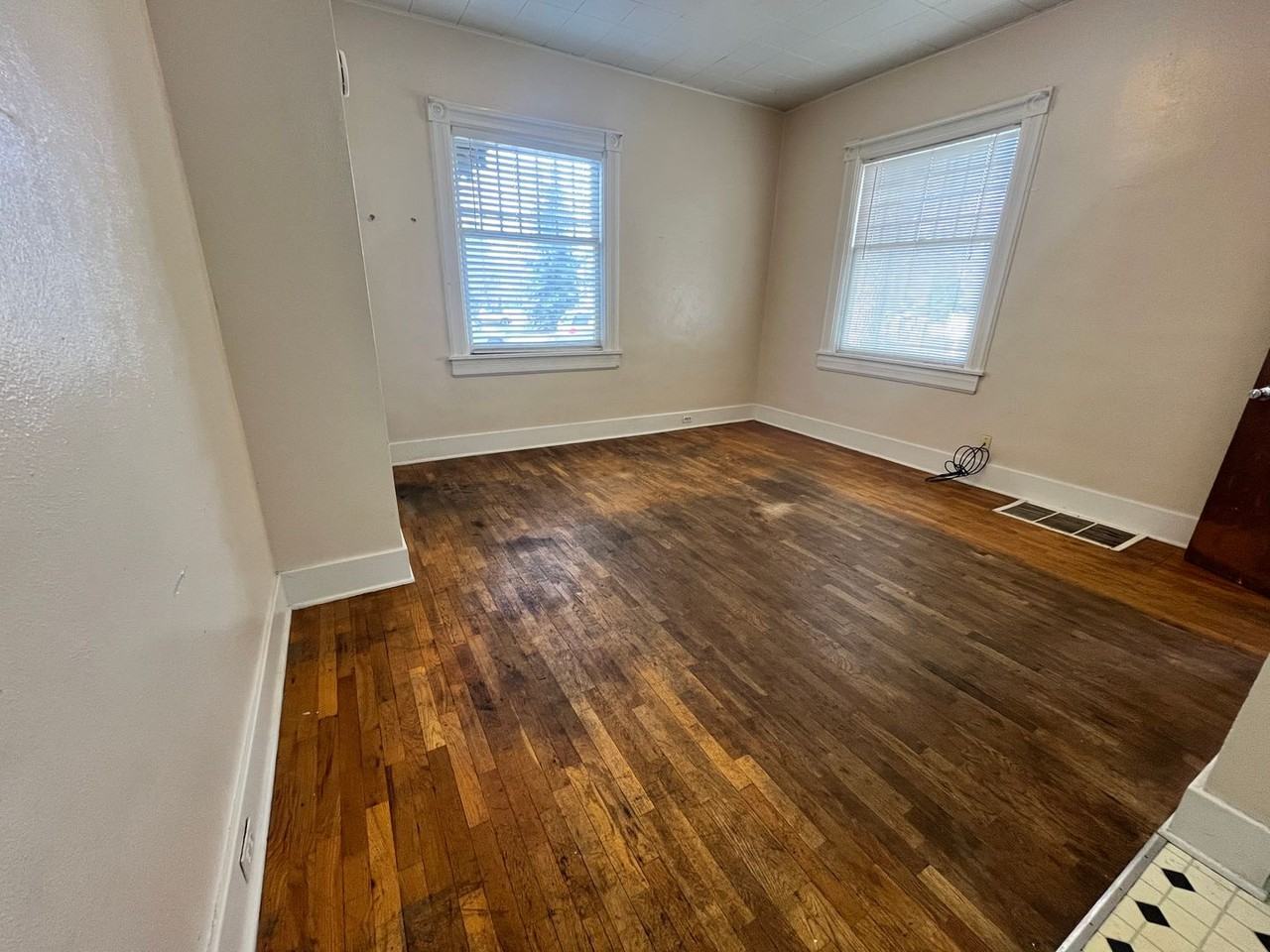 409 N. Cascade Avenue - Photo 5 of 13
