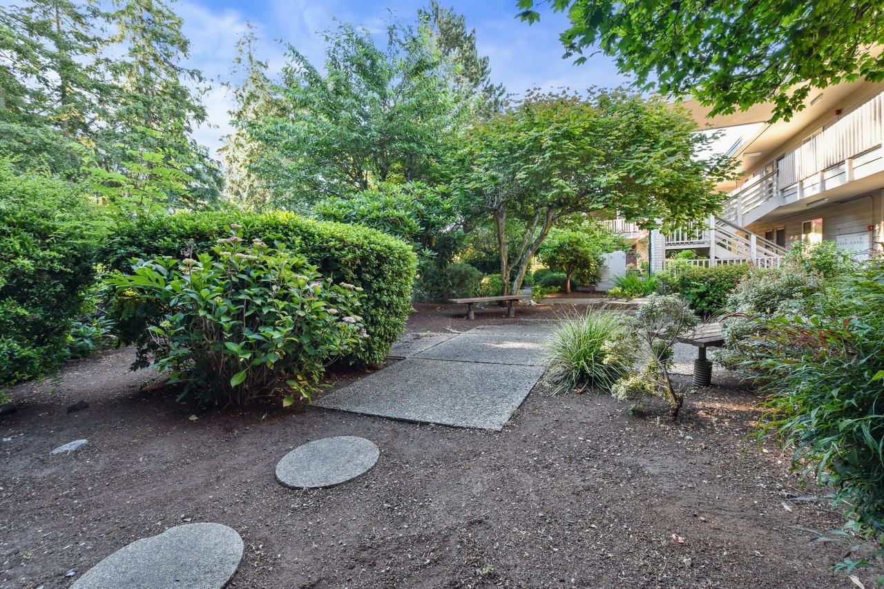 Highland Manor - Photo 2 of 16