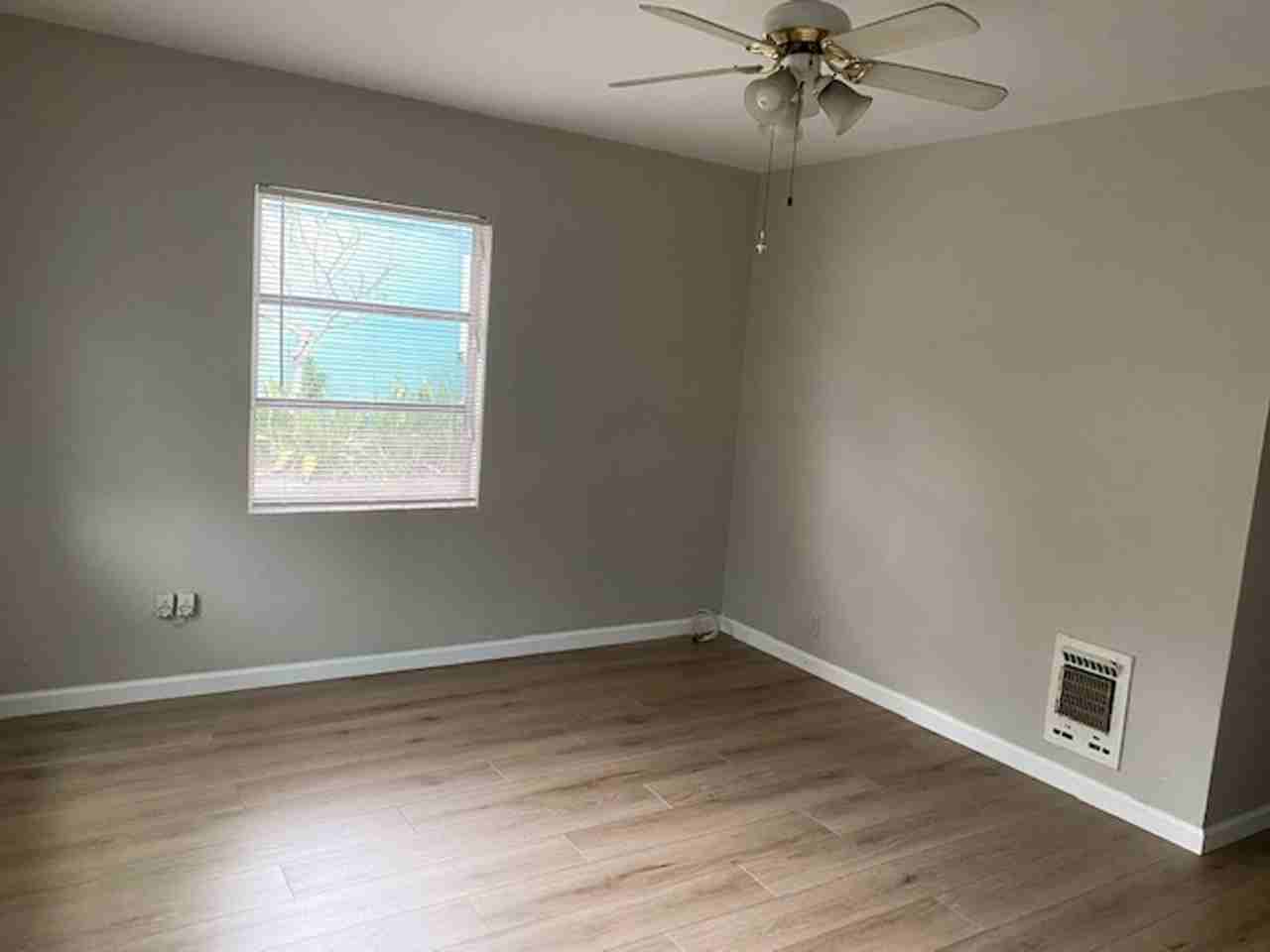 Asher Lane - Photo 2 of 11