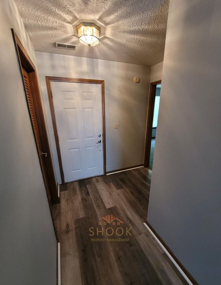 1622 Shining Armor Ln - Photo 3 of 14