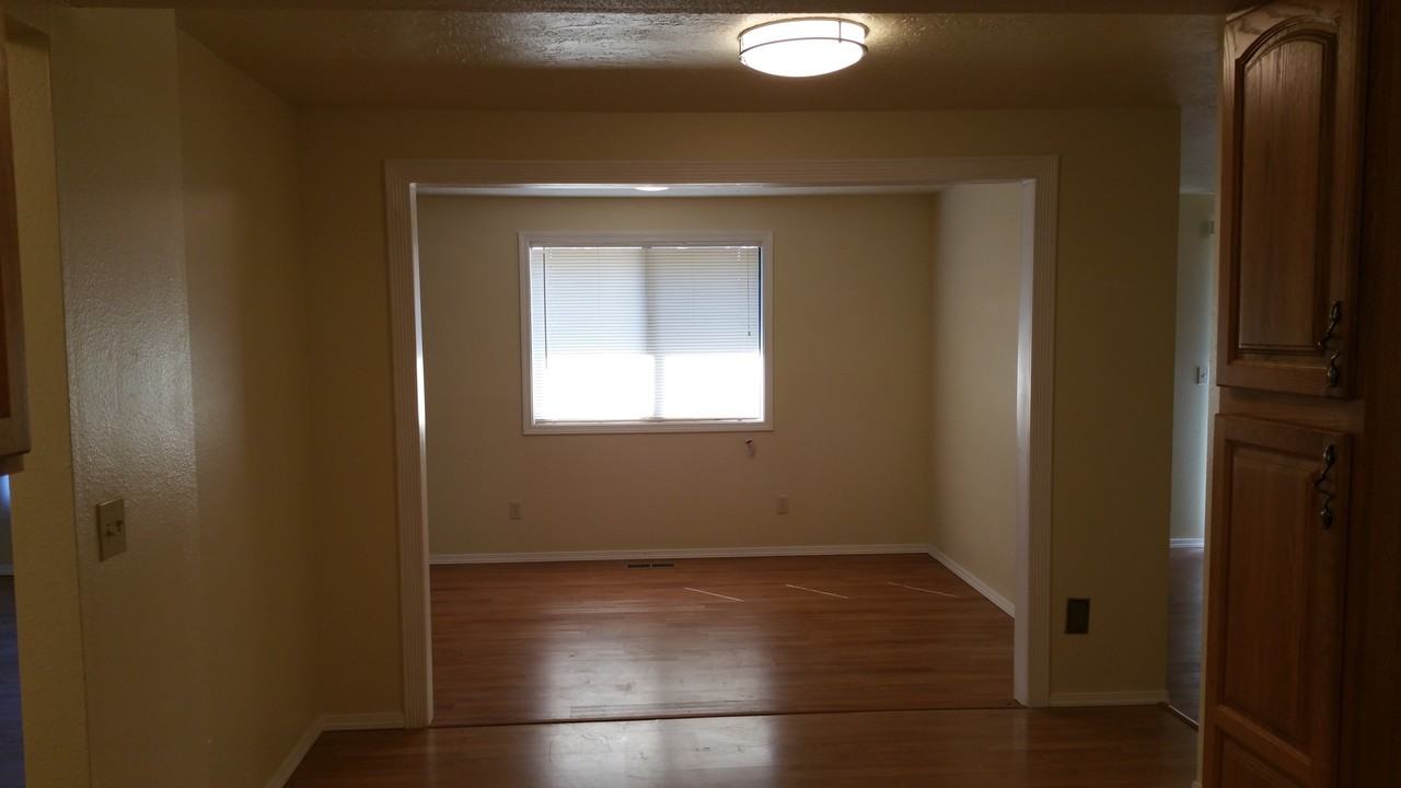 3617 Silverstone Dr Ne - Photo 4 of 22