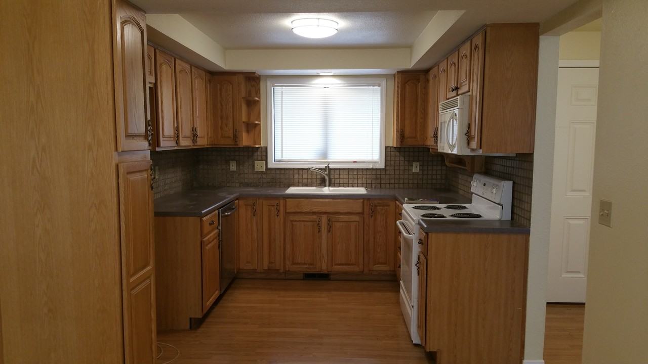 3617 Silverstone Dr Ne - Photo 7 of 22