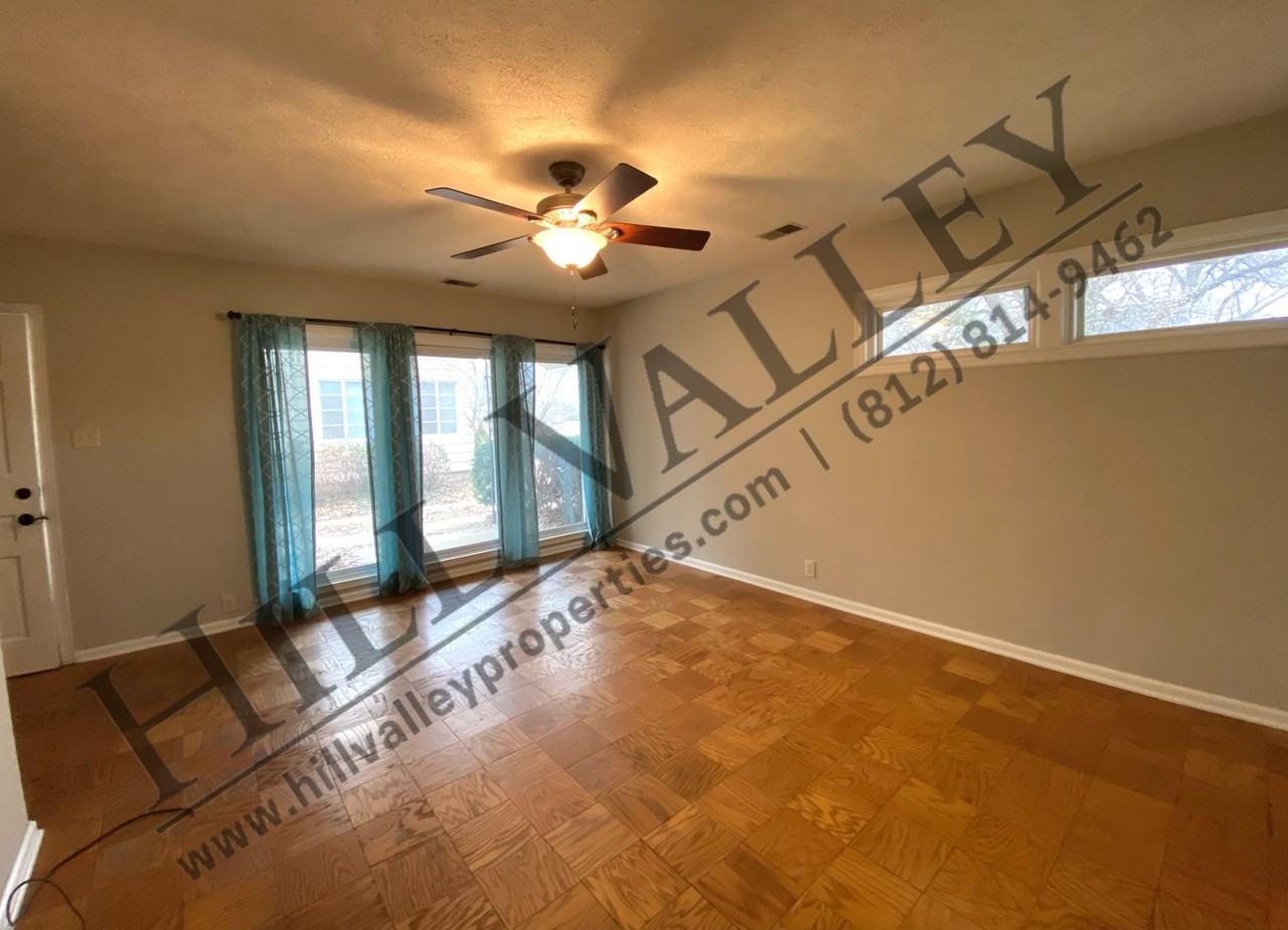 2616 Mariposa Dr - Photo 3 of 11