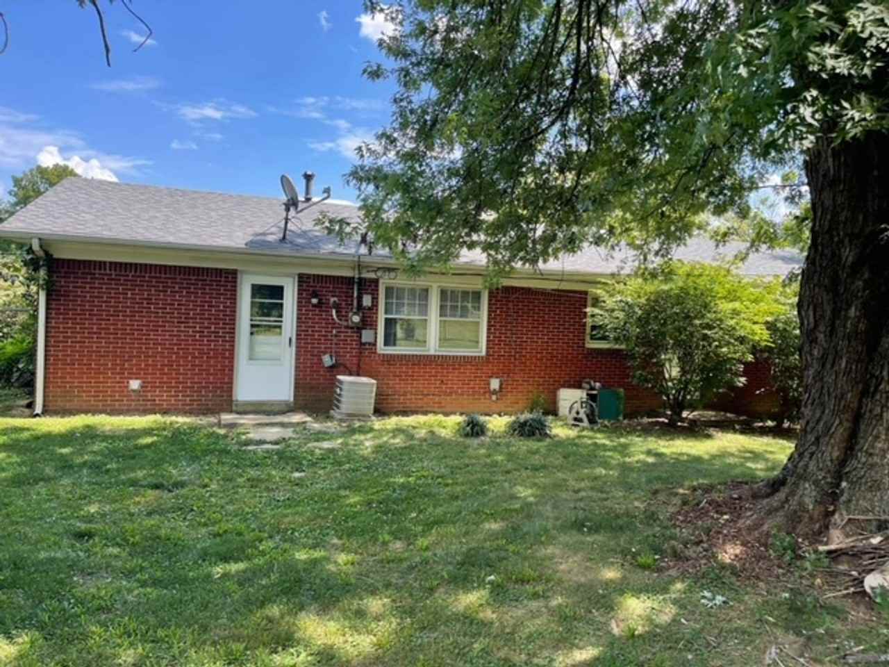 512 Smith Ave - Photo 2 of 29