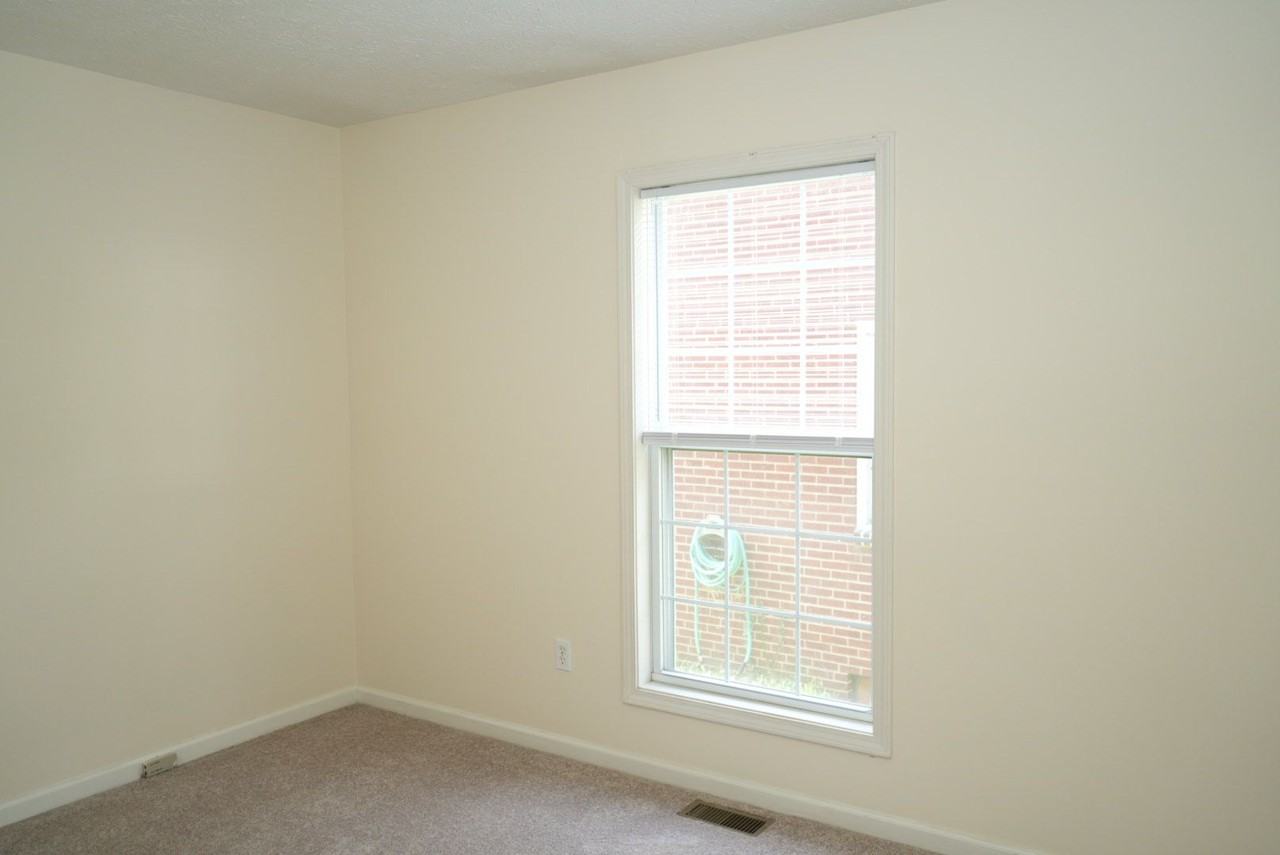 703 Saint Clair Ave - Photo 2 of 47