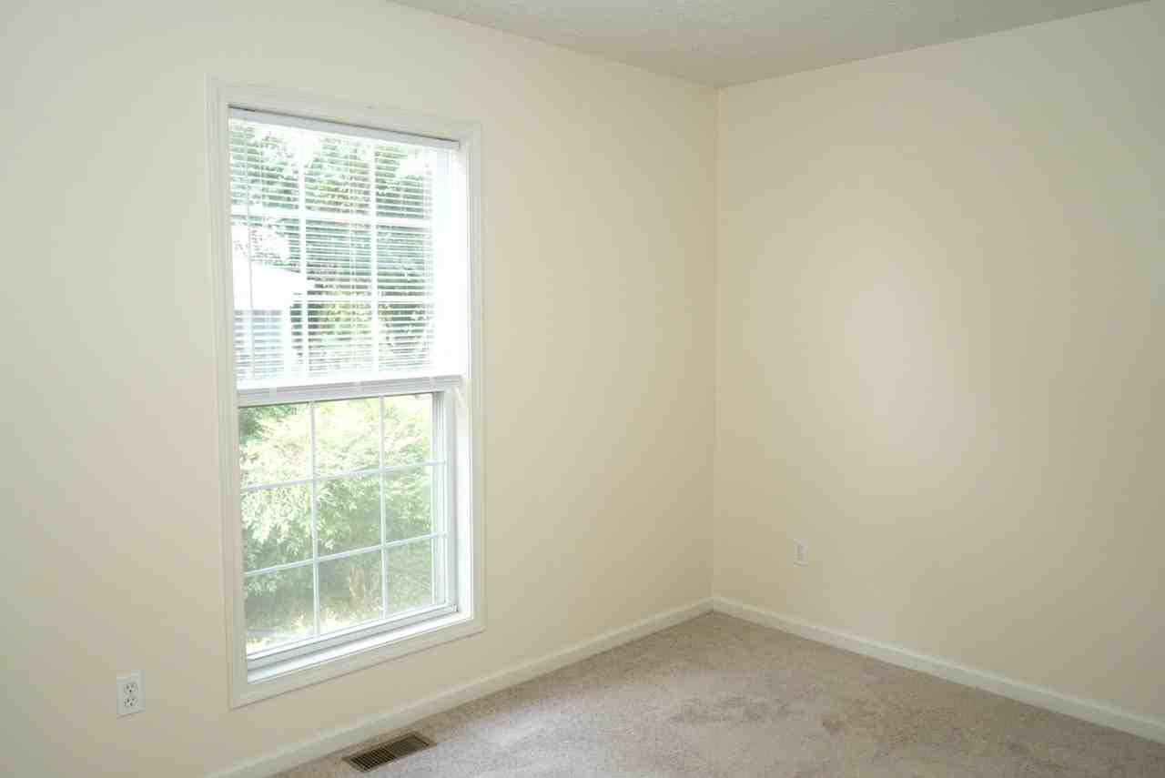 703 Saint Clair Ave - Photo 3 of 47