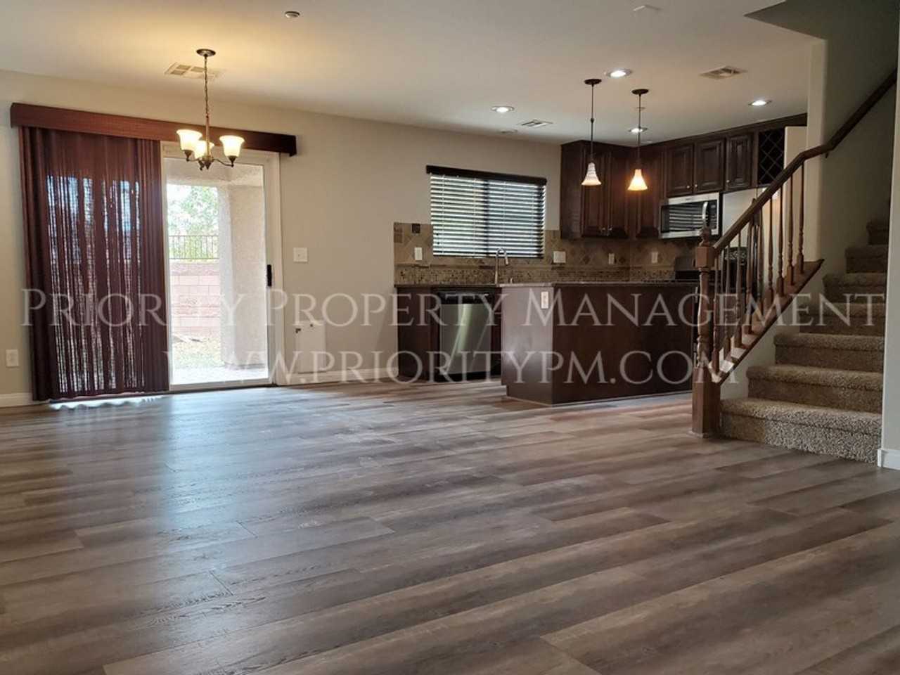 1166 Paradise Safari Dr - Photo 2 of 18