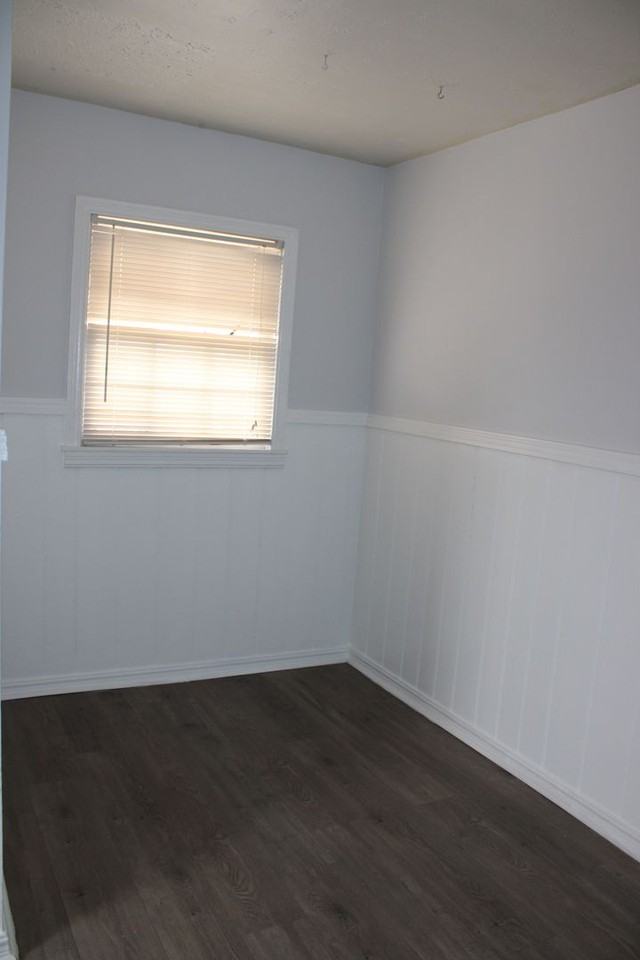 3208 S Harrison St - Photo 3 of 10