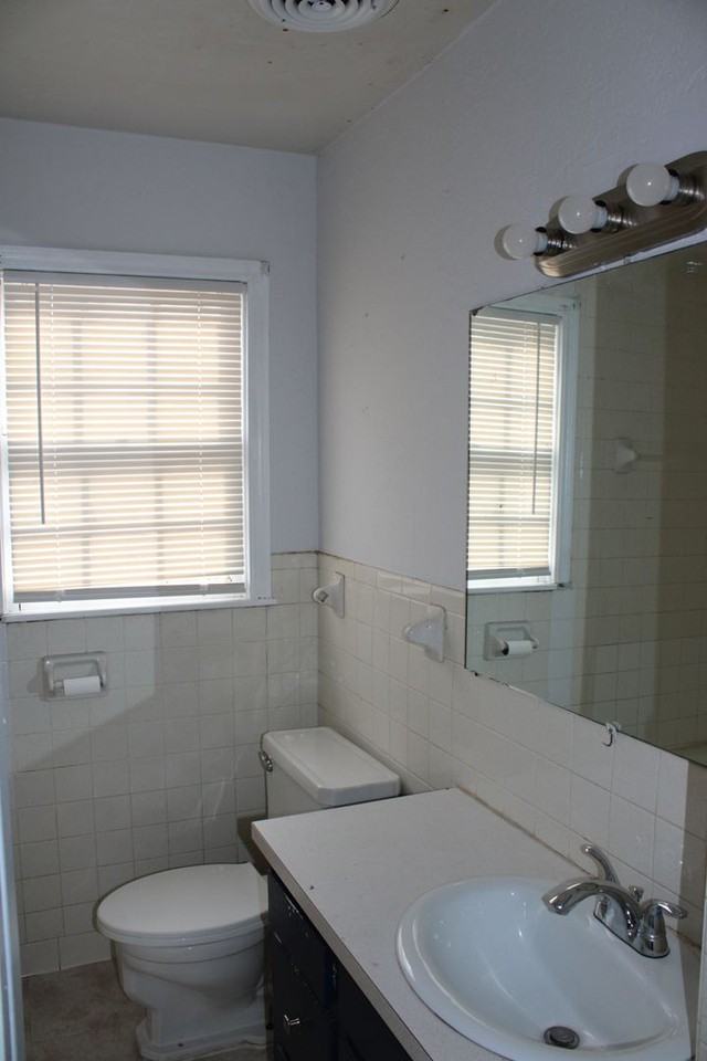 3208 S Harrison St - Photo 7 of 10